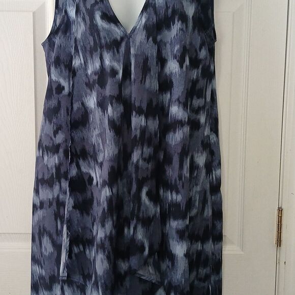 BCBGMaxAzria handkerchief high low sleeveless dress  Sz M  NWOT - Picture 3 of 8